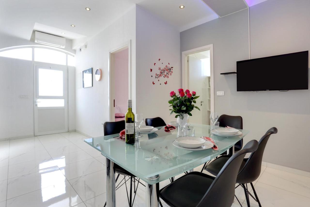 Adorable Apartment Ena Kaštela エクステリア 写真