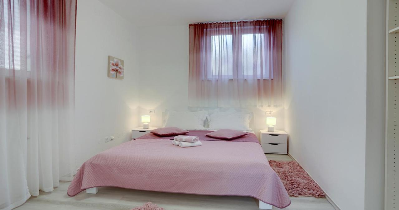 Adorable Apartment Ena Kaštela エクステリア 写真