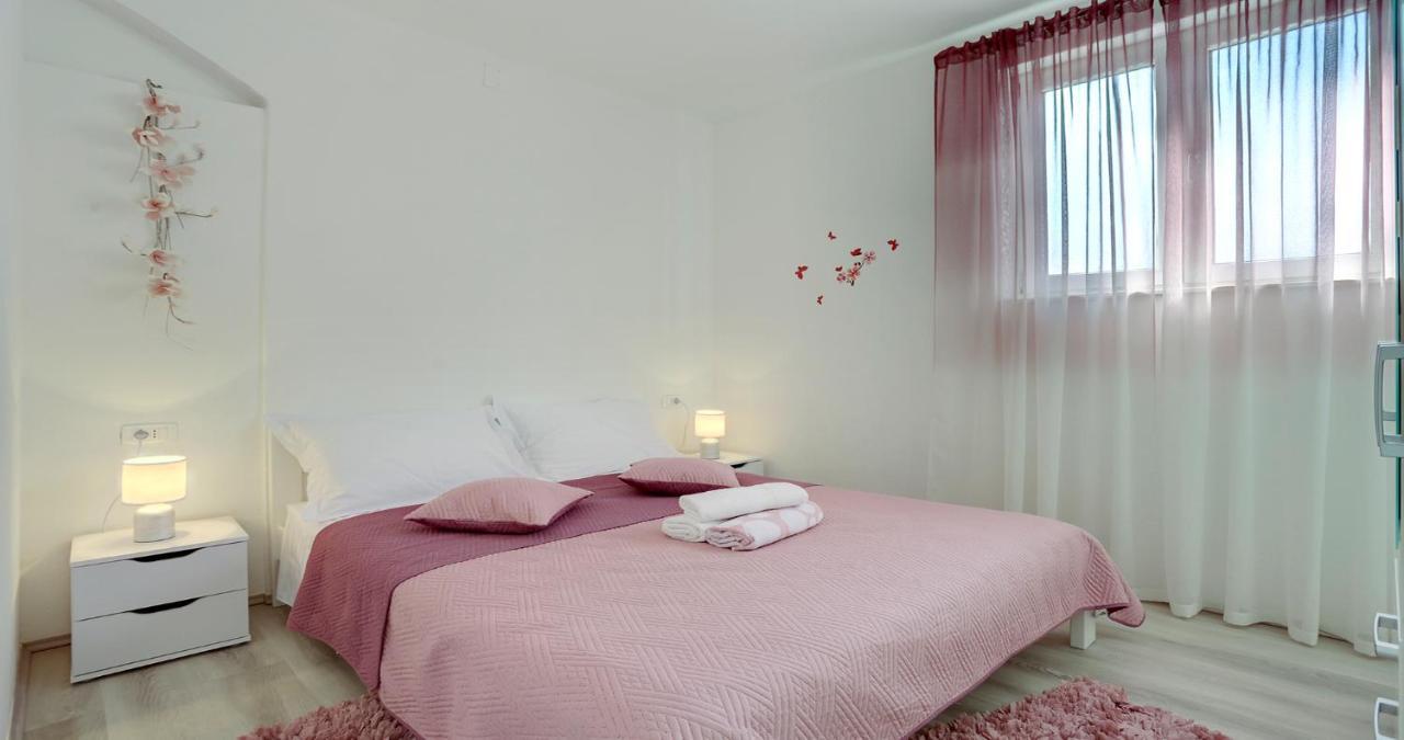 Adorable Apartment Ena Kaštela エクステリア 写真