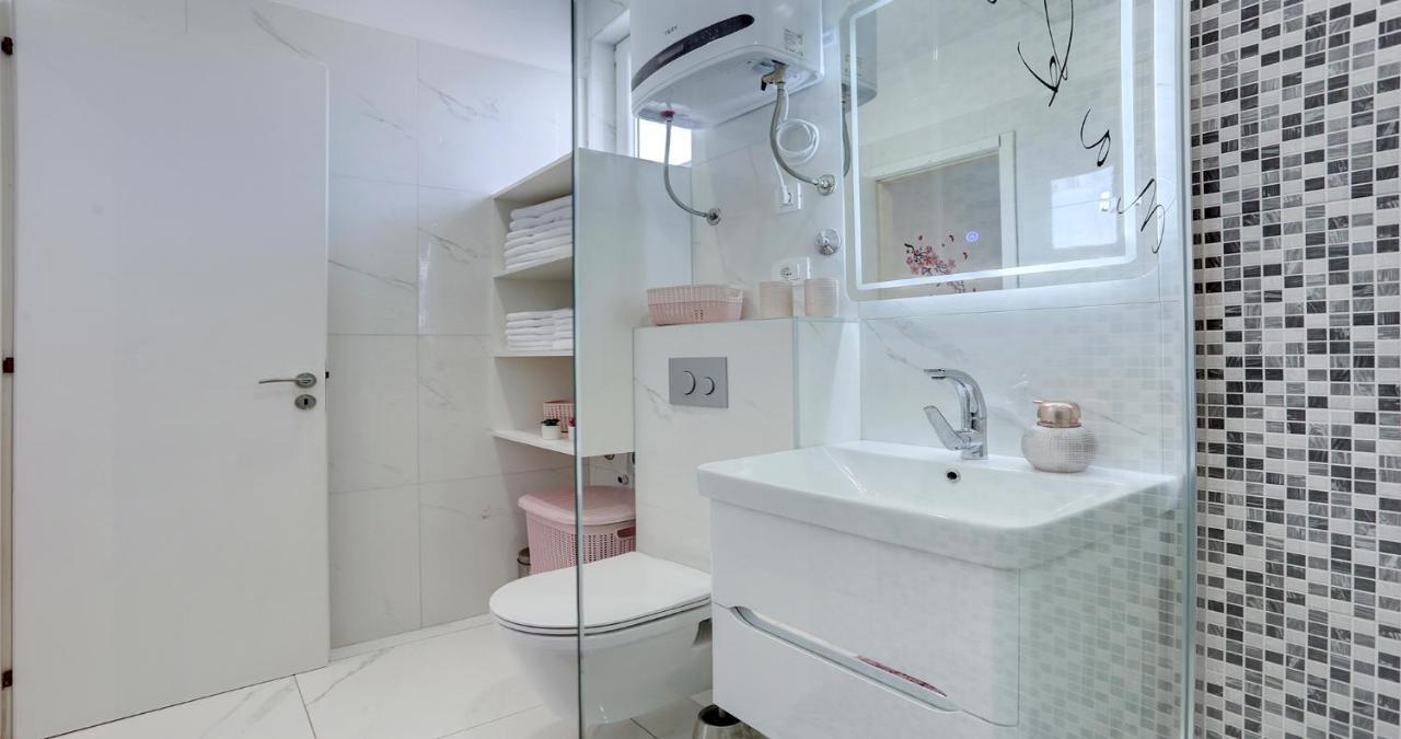 Adorable Apartment Ena Kaštela エクステリア 写真