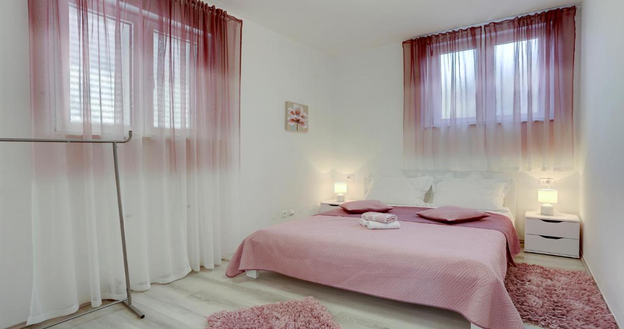 Adorable Apartment Ena Kaštela エクステリア 写真